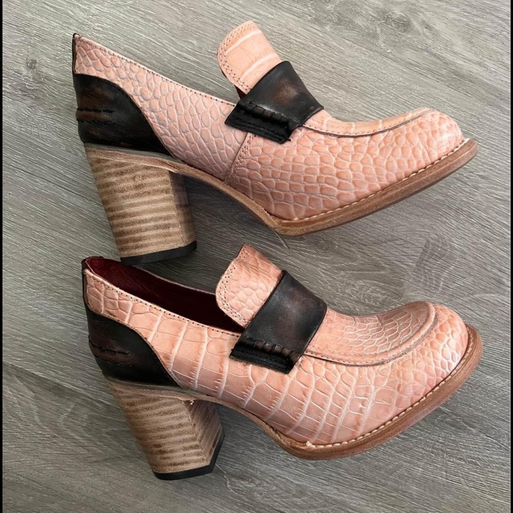 Freebird by Steven Bellevue size 7. Never worn. No box. Perfect condition.